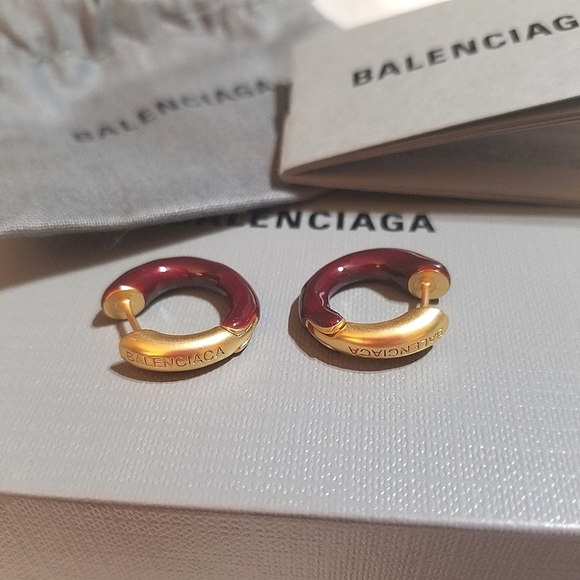NEW BALENCIAGA LOGO Enameled Frosted Gold Loop Earrings - Picture 3 of 6